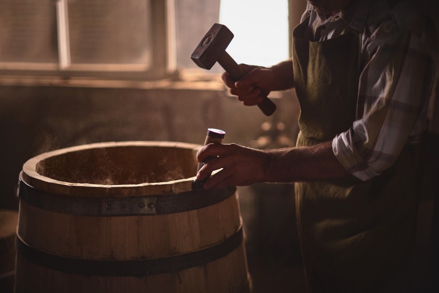 Comment est produit le vin Beaujolais à partir du cépage Gamay ?